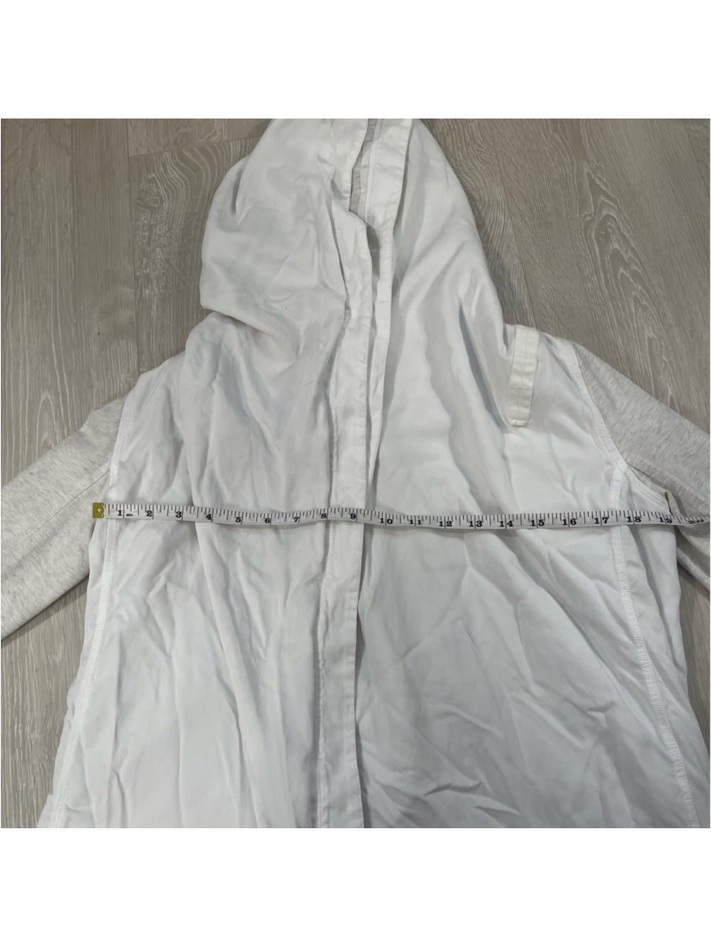 Lululemon Blissed Out Wrap Cardigan White / Heathered White size 4 - Picture 10 of 16